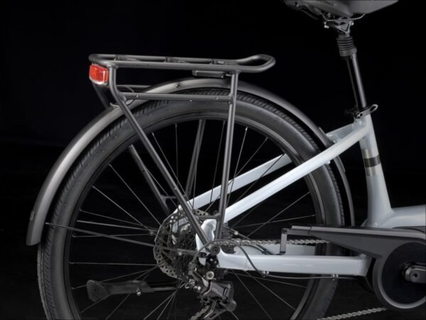Vélo de Ville Électrique Trek Verve+ 2 Lowstep Gen.3 400wh Shimano Cues 9V Noir Gen.3 – Image 5